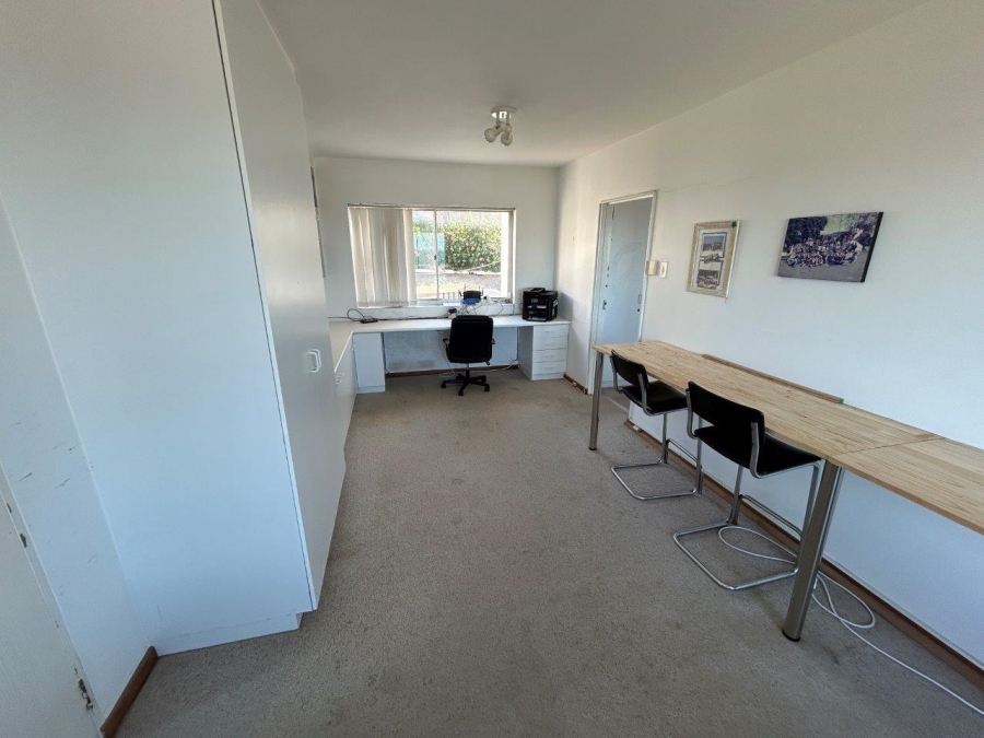 7 Bedroom Property for Sale in Wavecrest Eastern Cape